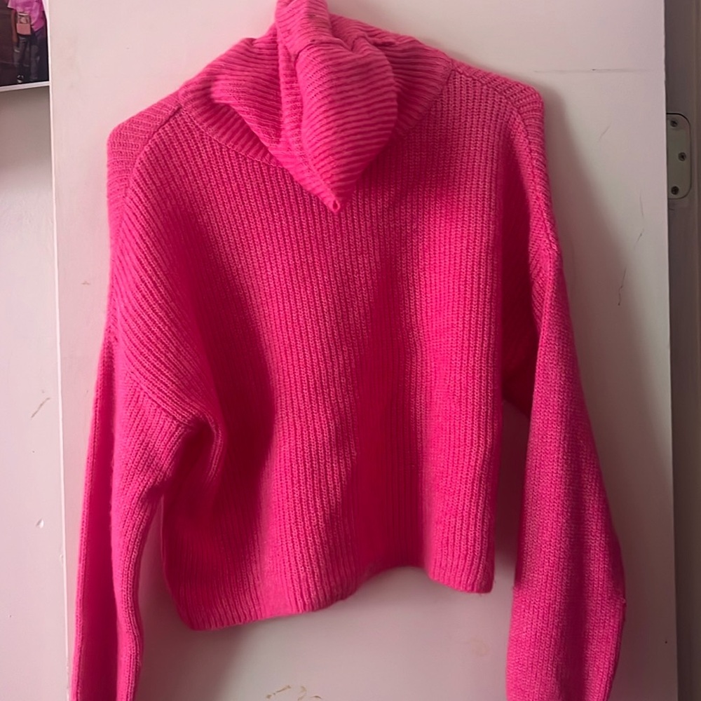 Knitted Pink Sweater !